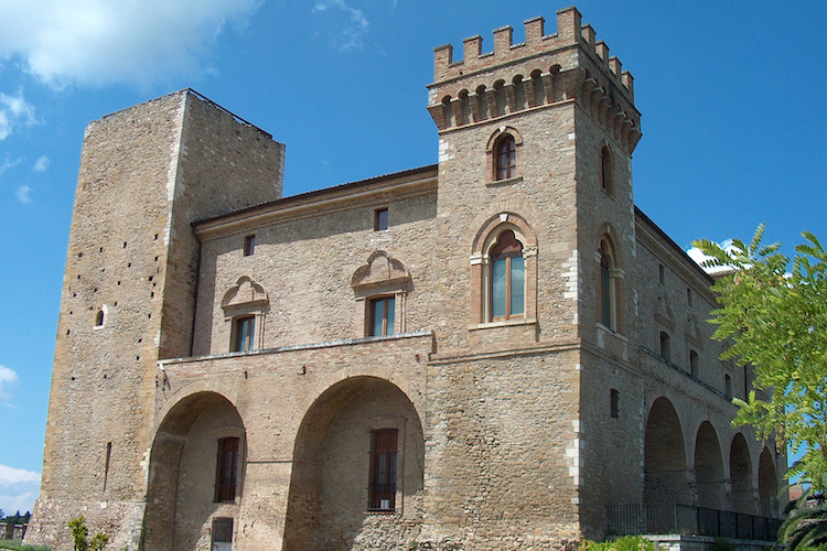 Il castello ducale di Crecchio in Abruzzo