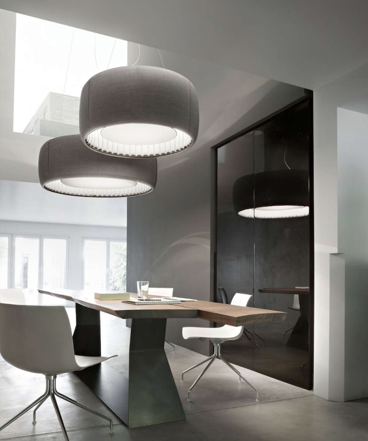 Lampada di design per illuminare il tavolo da pranzo - Silenzio di Luceplan