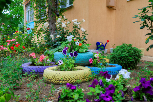 pneumatici trasformati in fioriere