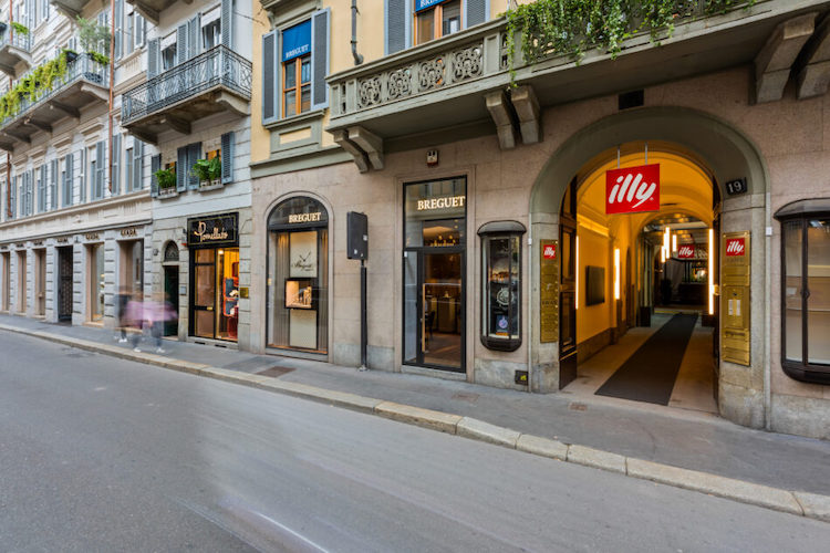 Nel cuore di Milano apre lo store Illy Caffé