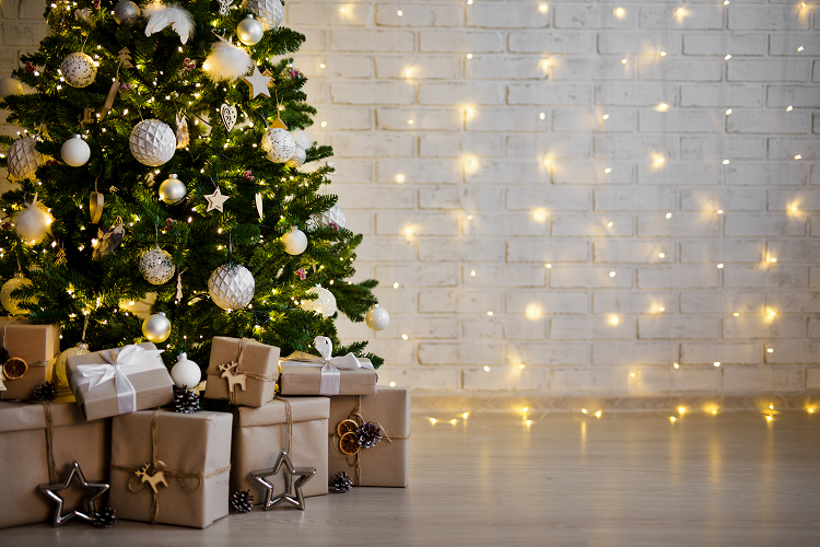 4 idee creative per nascondere la base dell'albero di Natale