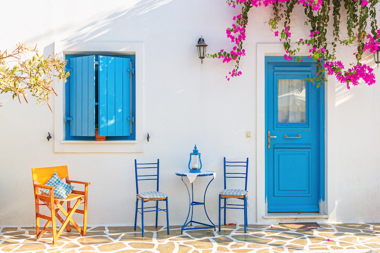 Sai perché le case greche sono bianche e blu?