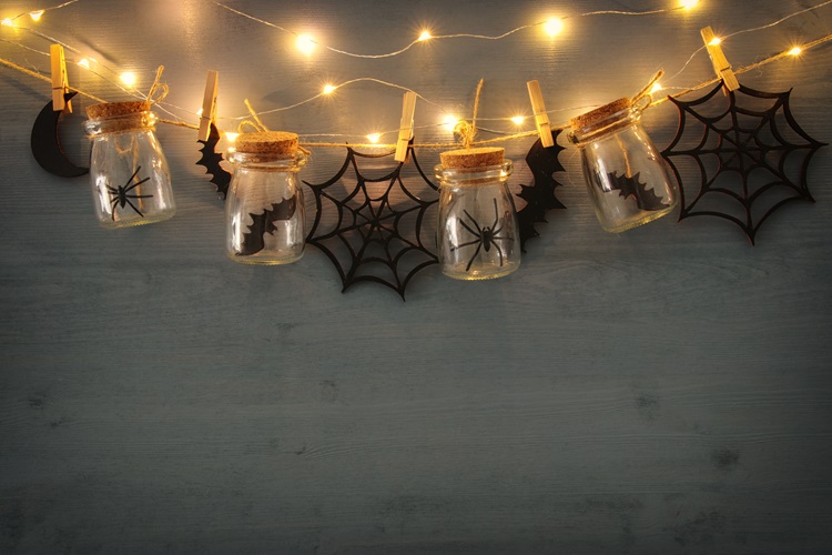 Come realizzare delle decorazioni di Halloween con le mollette da bucato