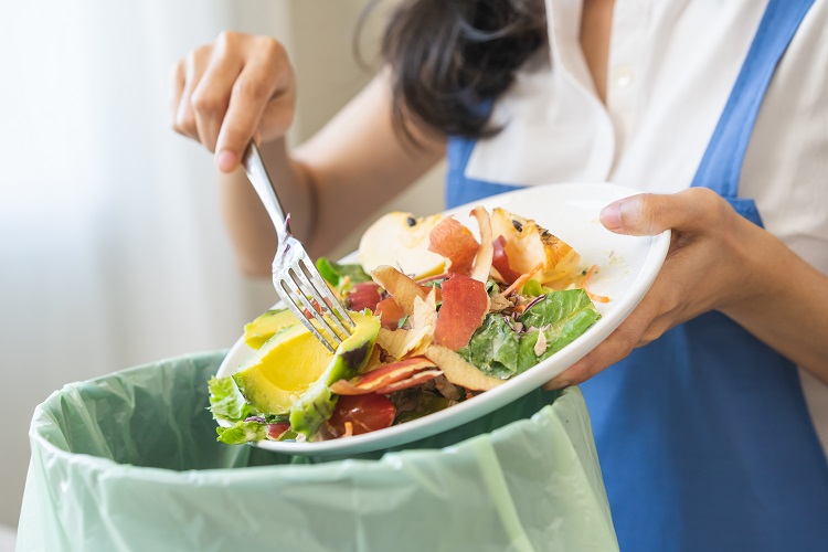 Le buoni abitudini che dovresti avere per non sprecare il cibo a casa
