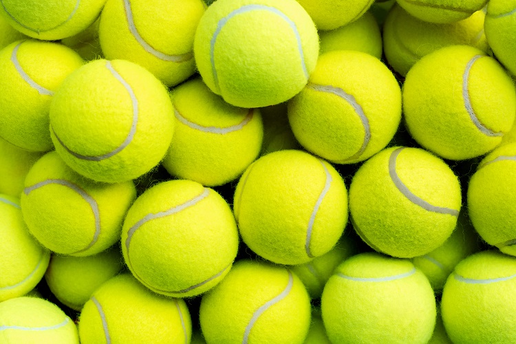 Perché dovresti mettere due palline da tennis in lavatrice -   News