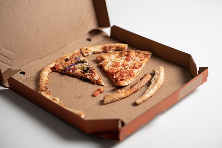 Dove buttare il cartone della pizza pulito e sporco -  News