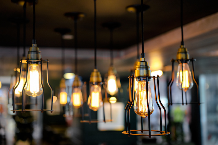 Illuminazione in stile industriale, come scegliere le migliori lampade per la tua casa