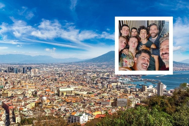 Napoli con foto in miniatura dei personaggi di Mare Fuori