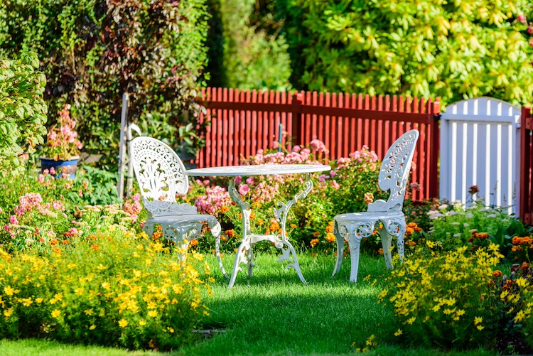 Come scegliere le sedie da giardino?