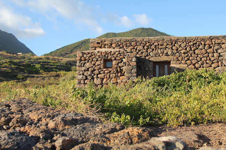 Cosa sono i dammusi, le case tipiche di Pantelleria