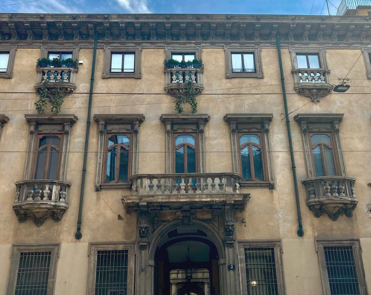 Palazzo Acerbi, la "Casa del Diavolo" di Milano tra storia e leggenda