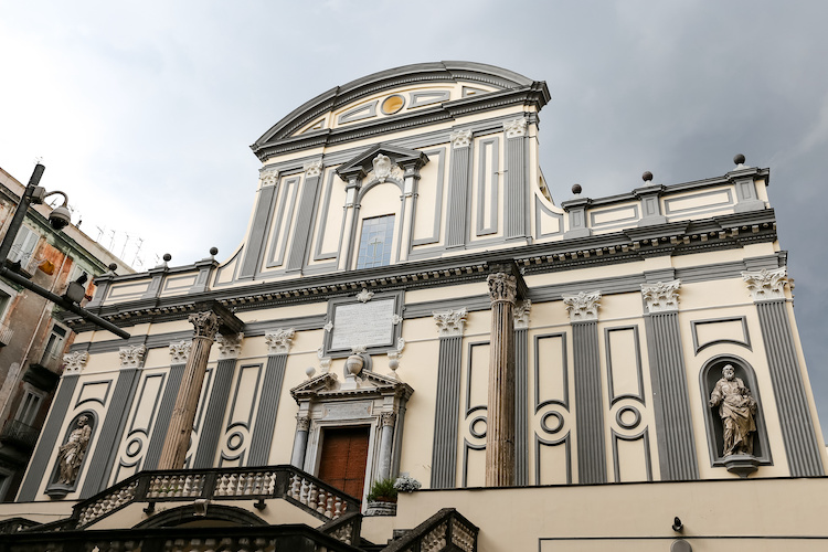 Quartiere San Lorenzo di Napoli: dove si trova, cosa vedere e quanto costa viverci