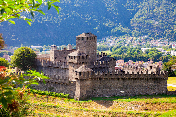 Il Castello di Montebello e la leggenda di Azzurrina