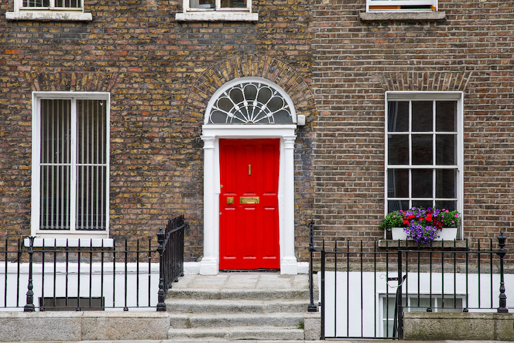 Perché le porte di Dublino sono colorate?