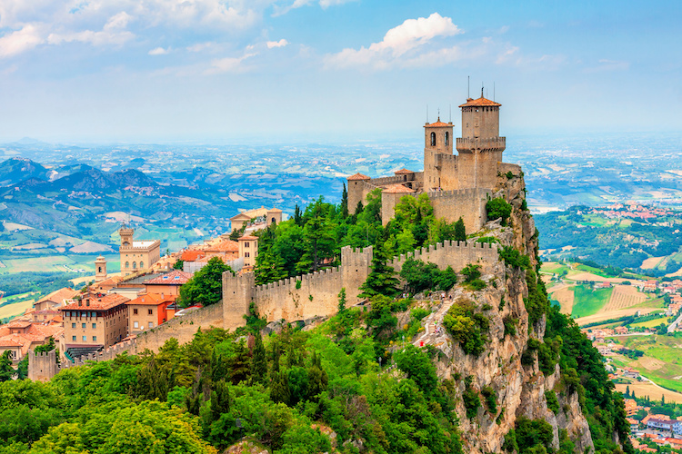 San Marino, come funziona lo sconto sulle tasse per i pensionati che prendono residenza