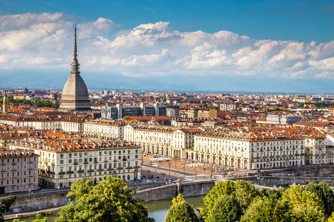 Torino e la Mole Antonelliana viste dall'alto