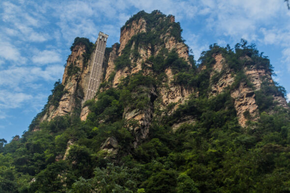 Bailong Elevator, l’ascensore esterno più alto del mondo si trova in Cina