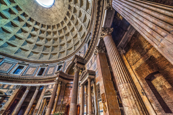 Cosa succede al Pantheon di Roma quando piove: è vero che l’acqua non entra? 