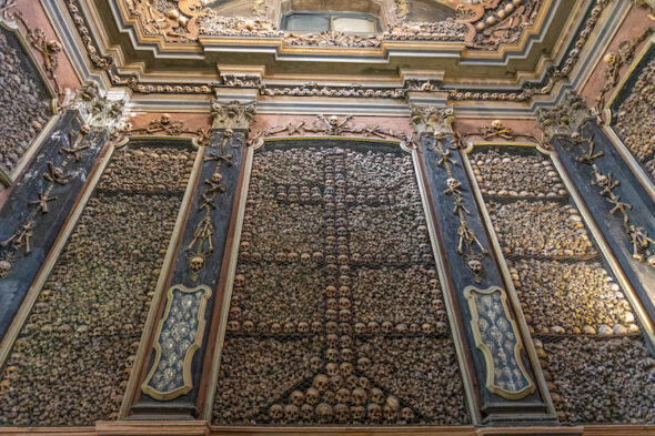 Chiese da brivido: gli ossari e le cripte fatte di ossa da scoprire all'Italia e all'estero