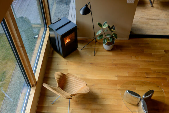 Si può dormire con la stufa a pellet accesa?