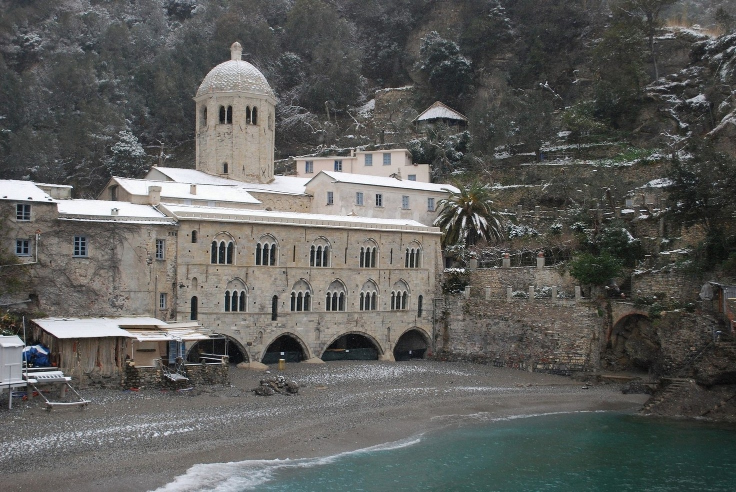 Abbazia di San Fruttuoso Camogli GE innevata Foto Alessandro Capretti 2018 FAI Fondo per lAmbiente Italiano