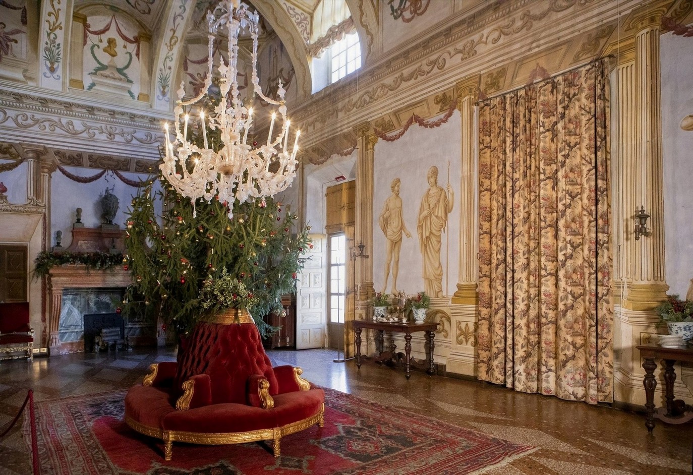 Castello di Masino Caravino TO addobbi Foto Davide Aichino 2019 FAI Fondo per lAmbiente Italiano