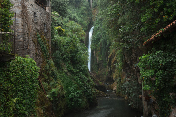 Tutto quello che devi sapere per una gita indimenticabile all'Orrido di Nesso