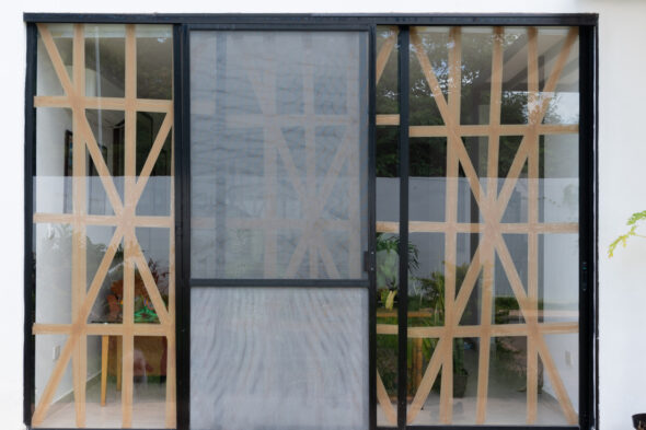 nastro adesivo sui vetri