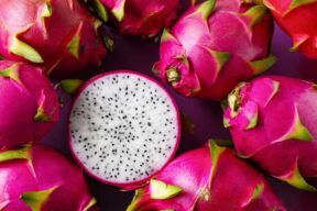 pitaya, frutto bianco e rosso