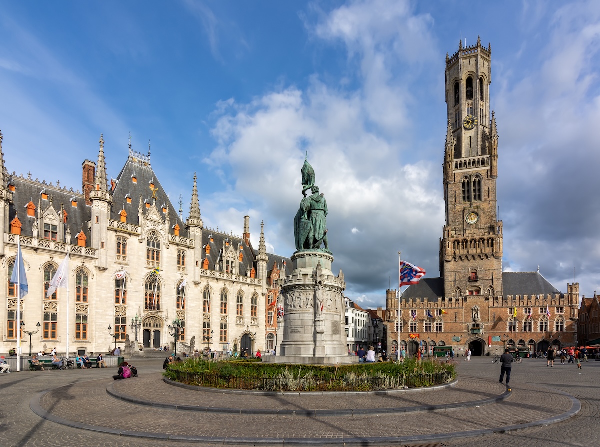 piazza e centro storico di bruges