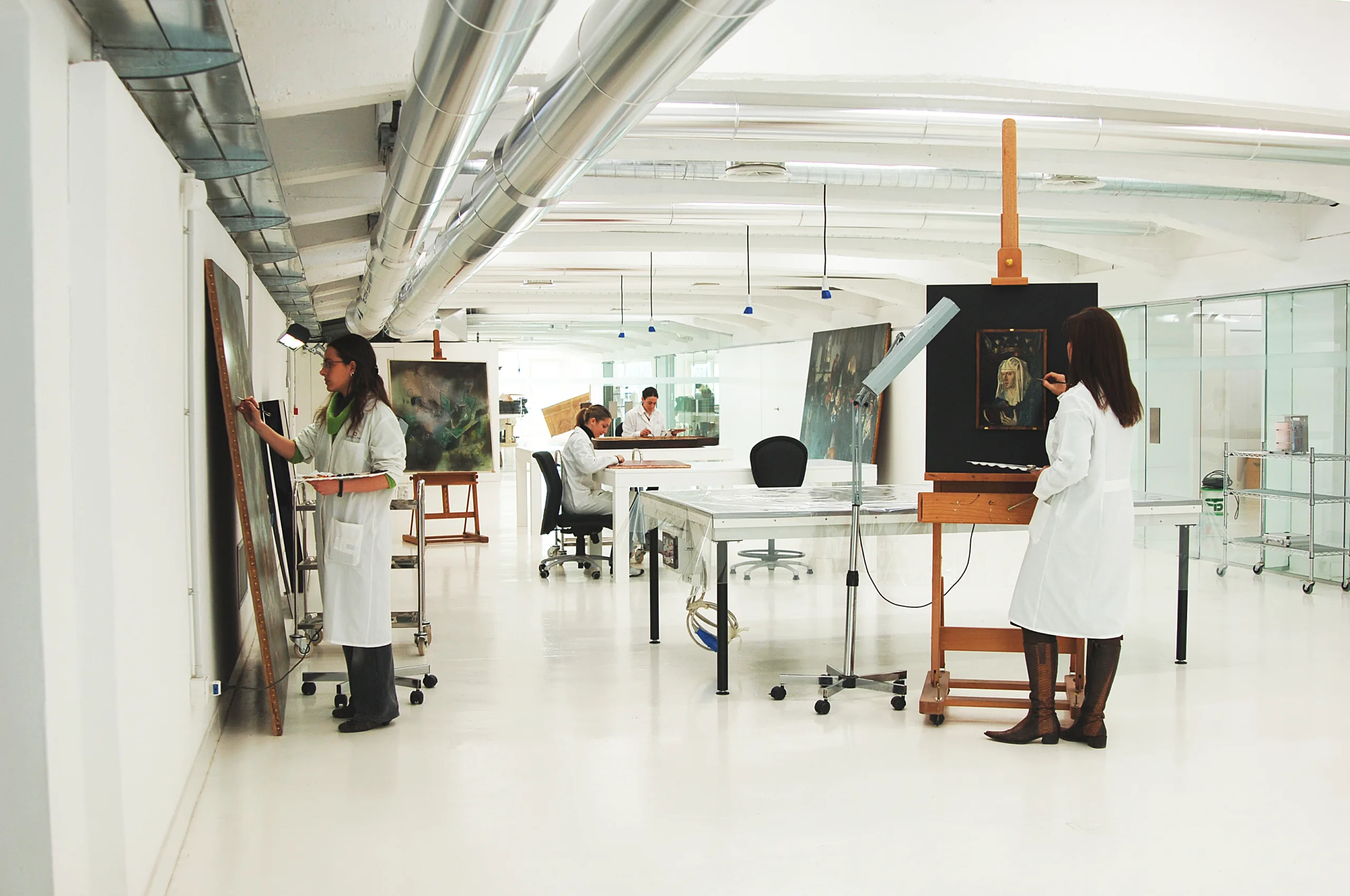 Milano Open Care Restauro dipinti e opere polimateriche foto Open Care scaled