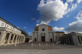 Tresigallo, cosa vedere e quanto costa vivere nella “città metafisica”